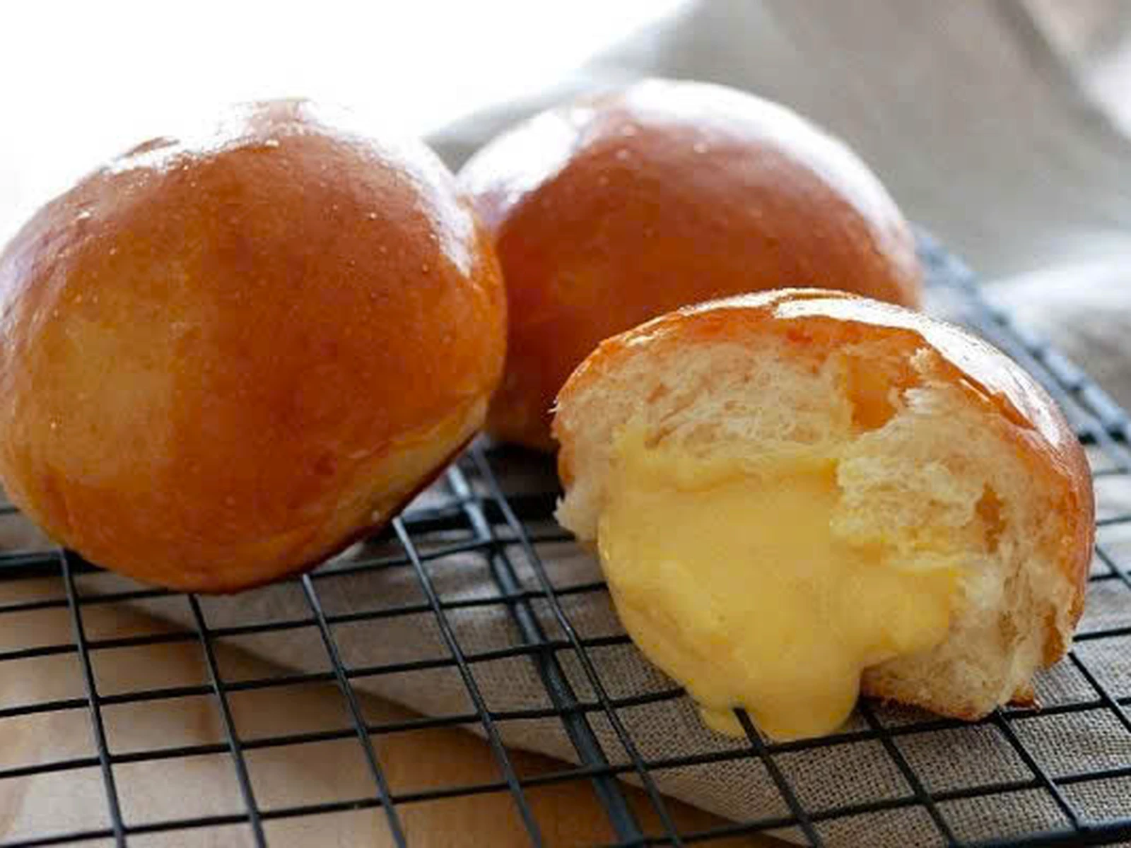 Bánh Mì Custard