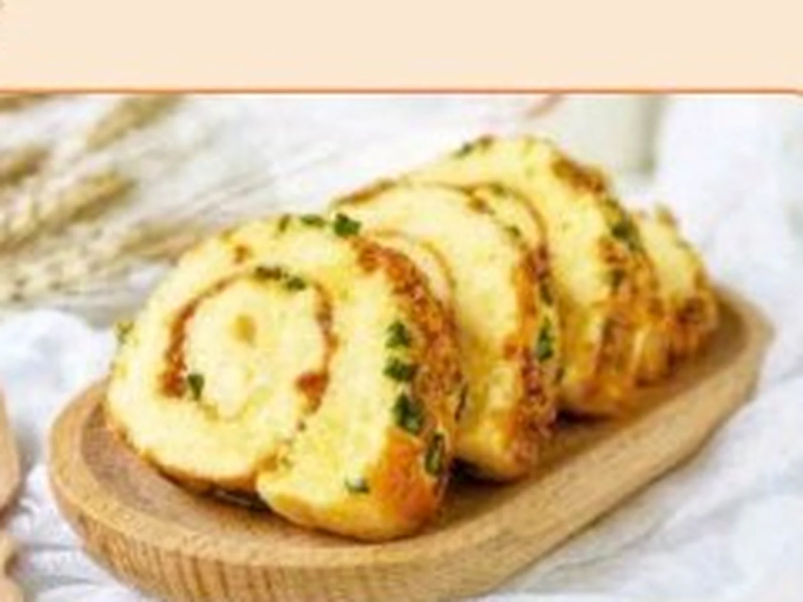 Bông Lan Cuộn Sốt Bơ Trứng Muối